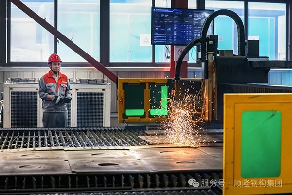 数字化赋能钢铁“智”造
